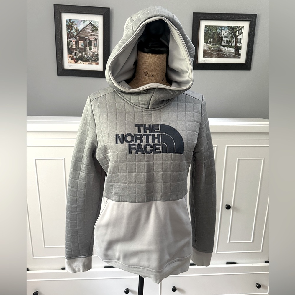‘The North Face’ hoodie, size M, EUC